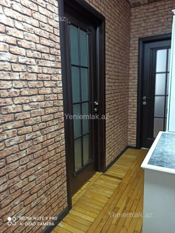 Satılır 2 otaqlı köhnə tikili 65 m²