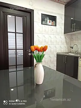 Satılır 2 otaqlı köhnə tikili 65 m²