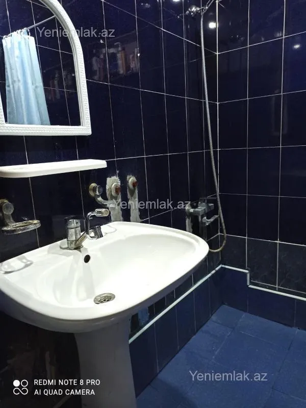 Satılır 2 otaqlı köhnə tikili 65 m²