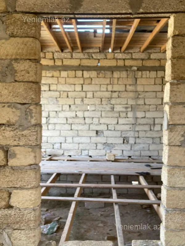 Satılır 4 otaqlı həyət evi 200 m²