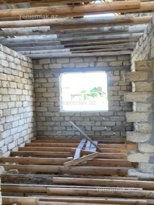 Satılır 4 otaqlı həyət evi 200 m²