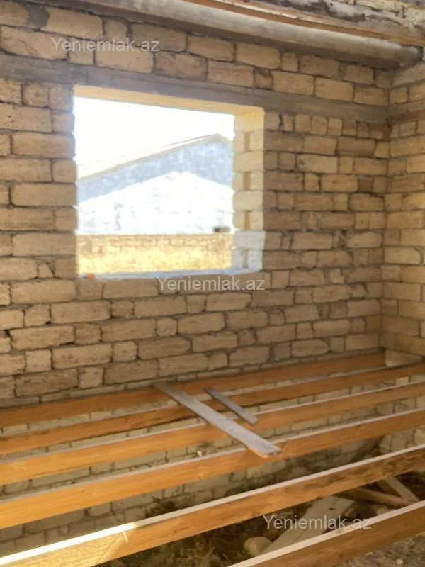 Satılır 4 otaqlı həyət evi 200 m²
