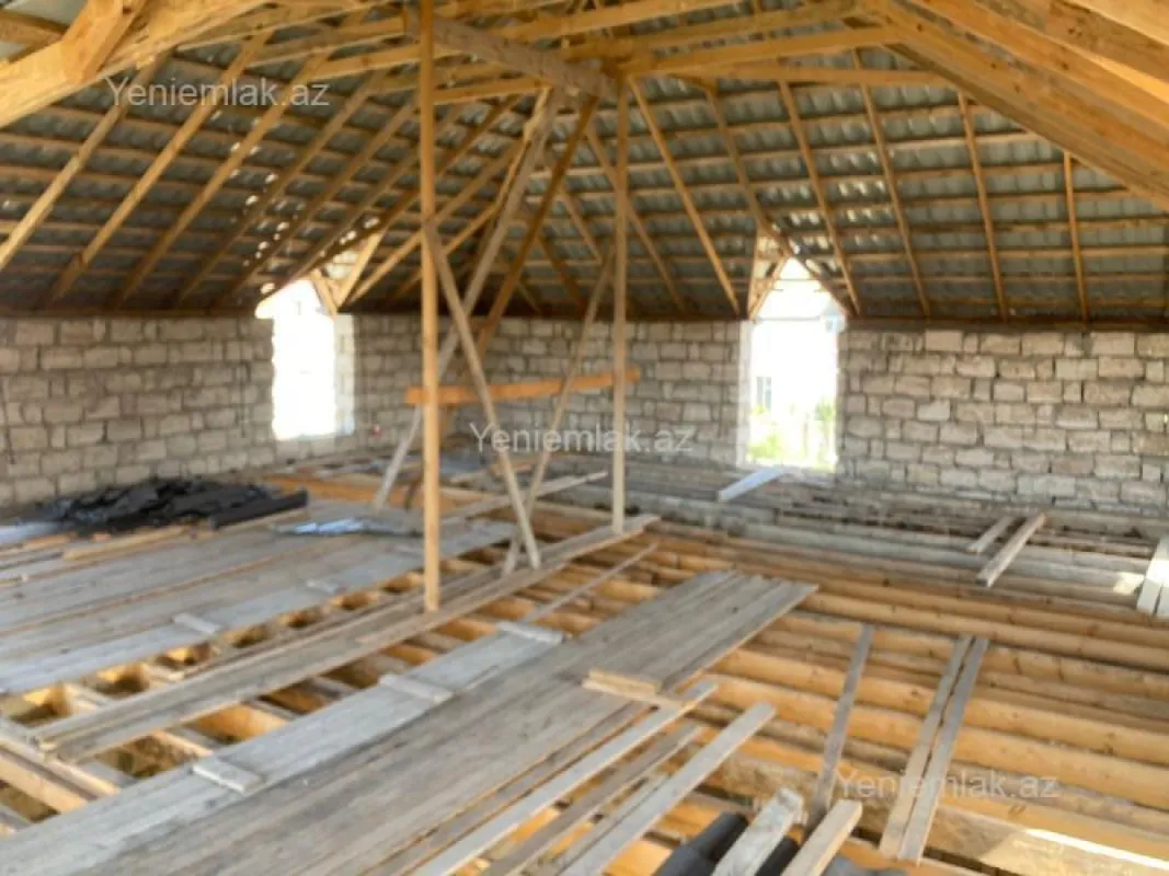 Satılır 4 otaqlı həyət evi 200 m²