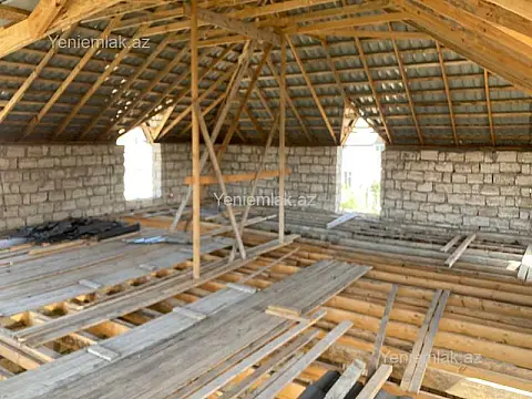 Satılır 4 otaqlı həyət evi 200 m²