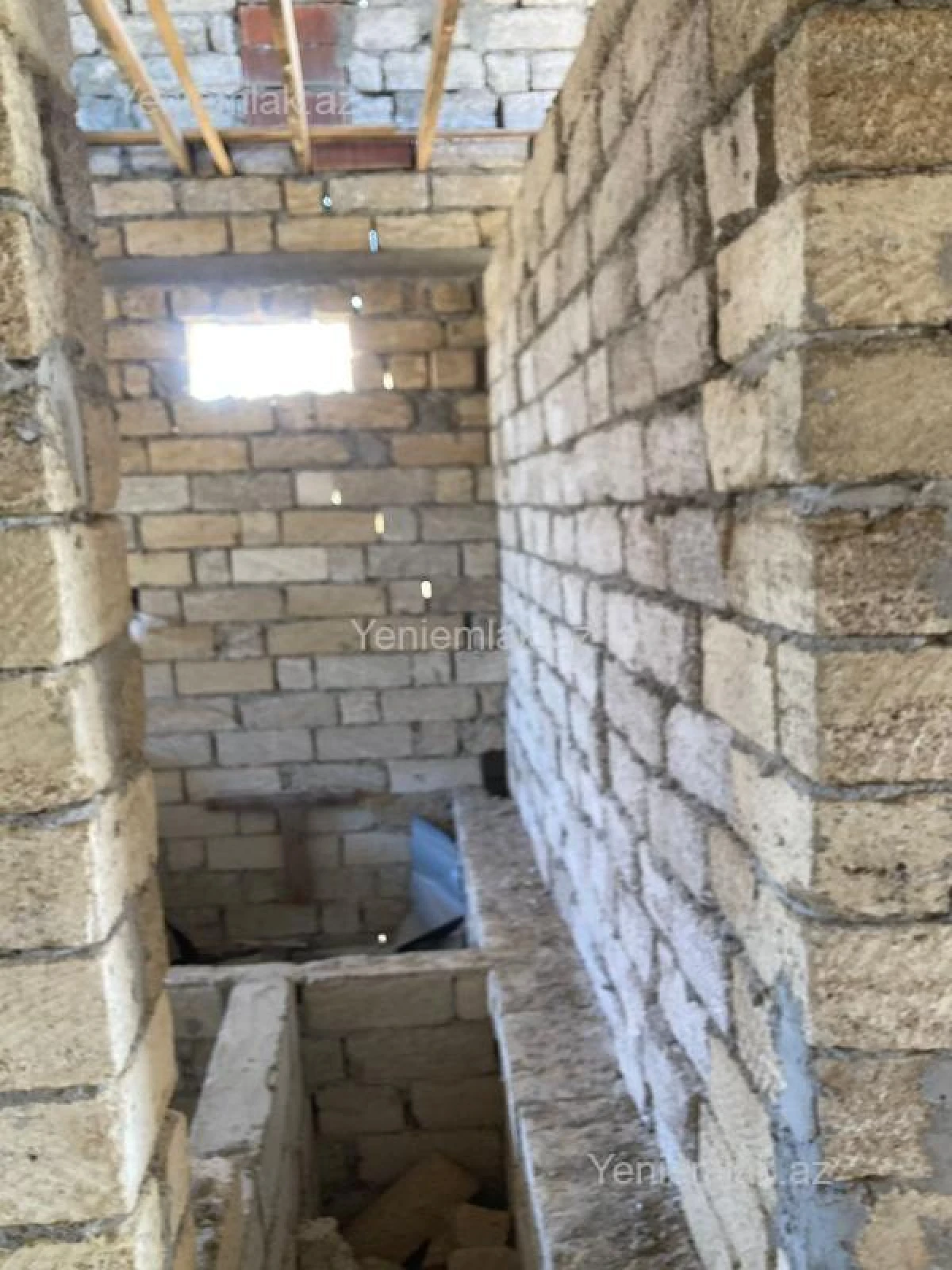 Satılır 4 otaqlı həyət evi 200 m²