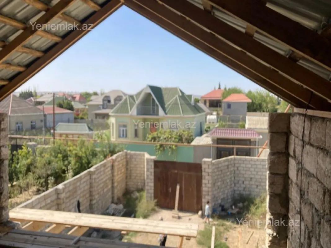 Satılır 4 otaqlı həyət evi 200 m²