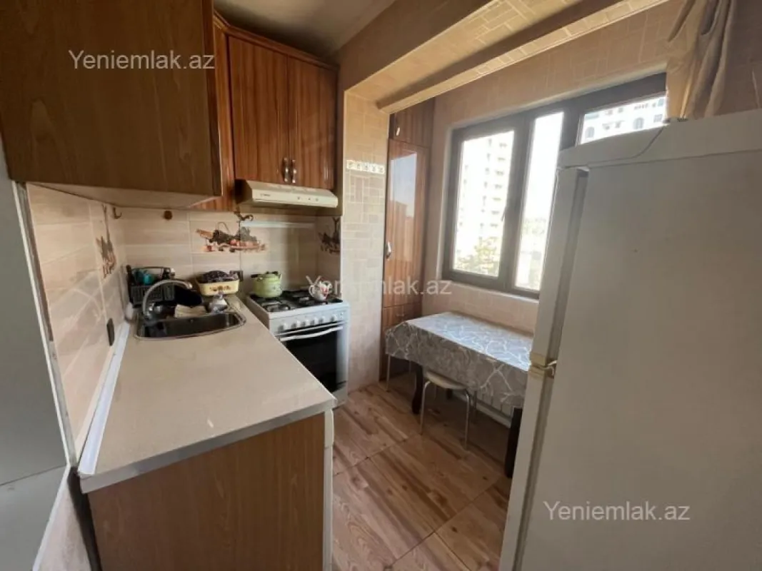 Satılır 2 otaqlı köhnə tikili 50 m²