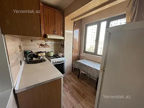 Satılır 2 otaqlı köhnə tikili 50 m²
