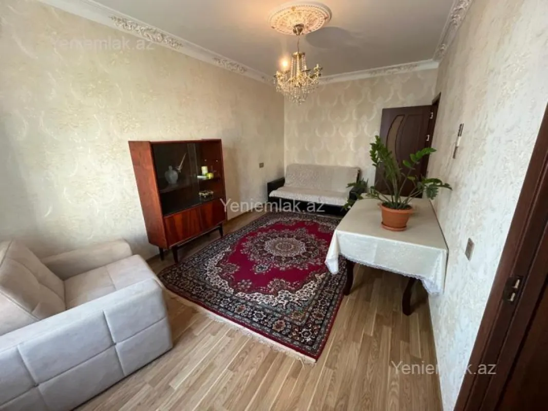 Satılır 2 otaqlı köhnə tikili 50 m²