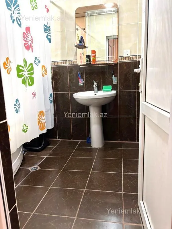 Satılır 3 otaqlı yeni tikili 110 m²