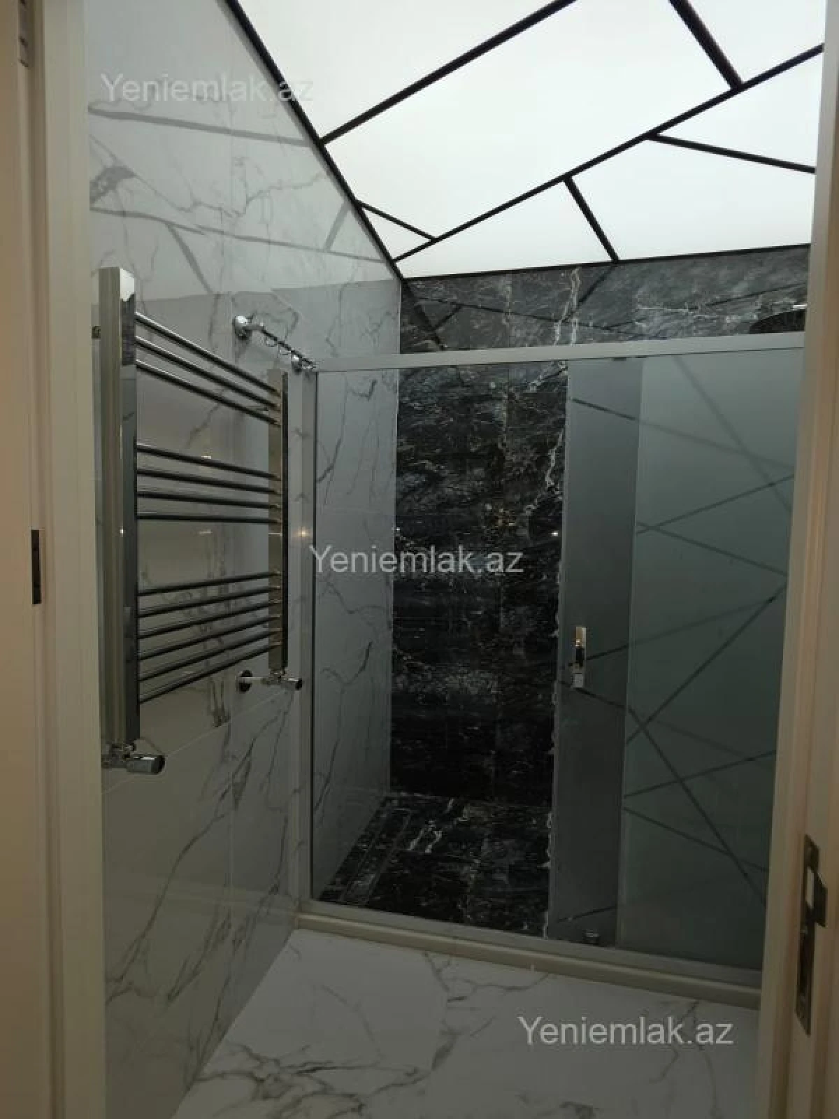 Satılır 3 otaqlı yeni tikili 98 m²