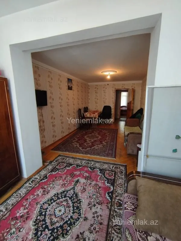 Satılır 2 otaqlı köhnə tikili 50 m²