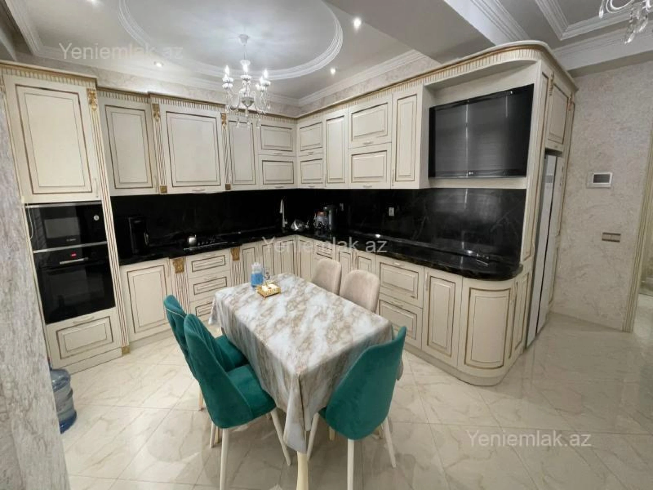 Satılır 5 otaqlı yeni tikili 213 m²