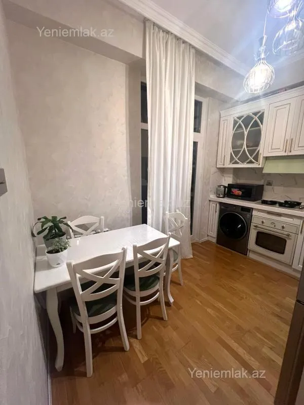 Satılır 2 otaqlı yeni tikili 70 m²