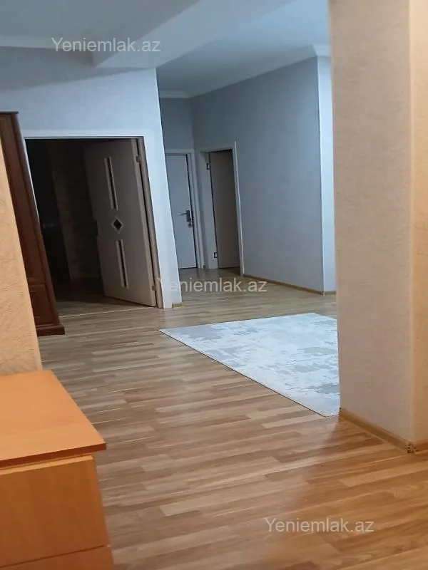 Satılır 4 otaqlı yeni tikili 120 m²