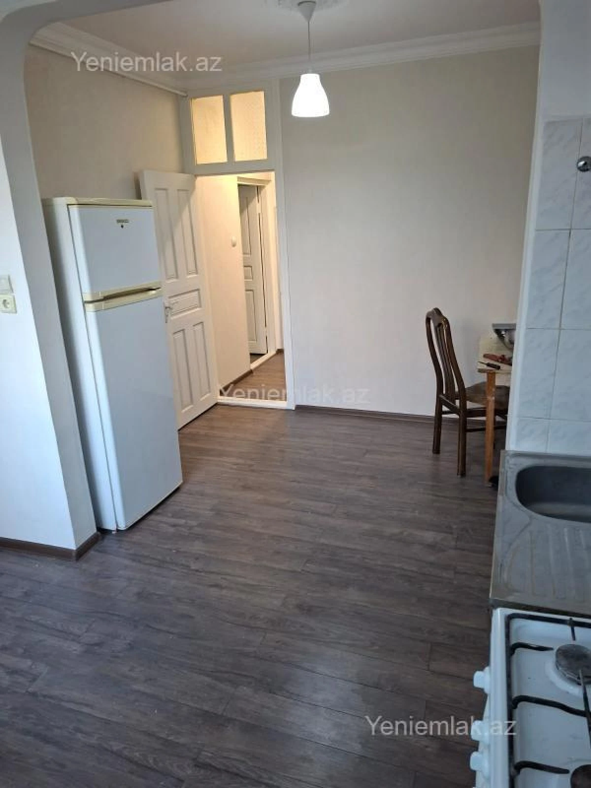 Satılır 2 otaqlı köhnə tikili 65 m²