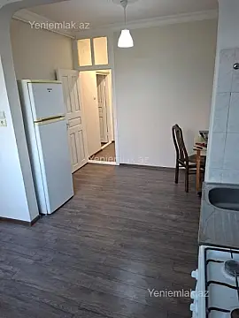 Satılır 2 otaqlı köhnə tikili 65 m²