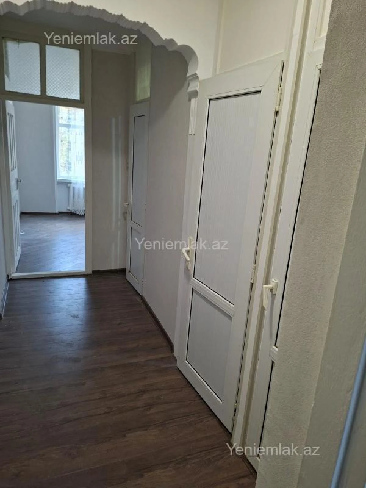 Satılır 2 otaqlı köhnə tikili 65 m²