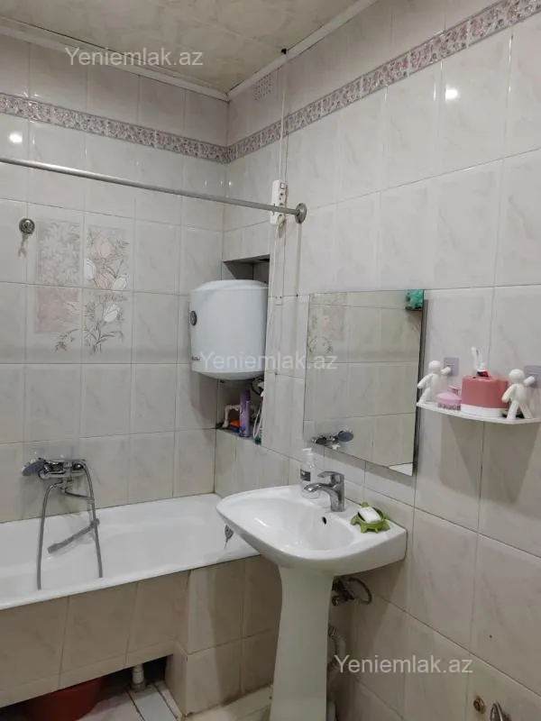 Satılır 3 otaqlı köhnə tikili 85 m²