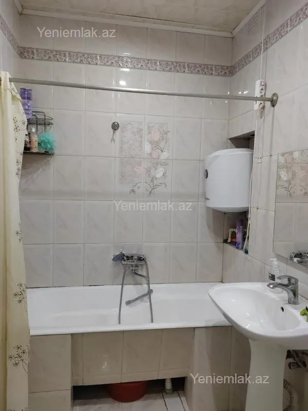 Satılır 3 otaqlı köhnə tikili 85 m²