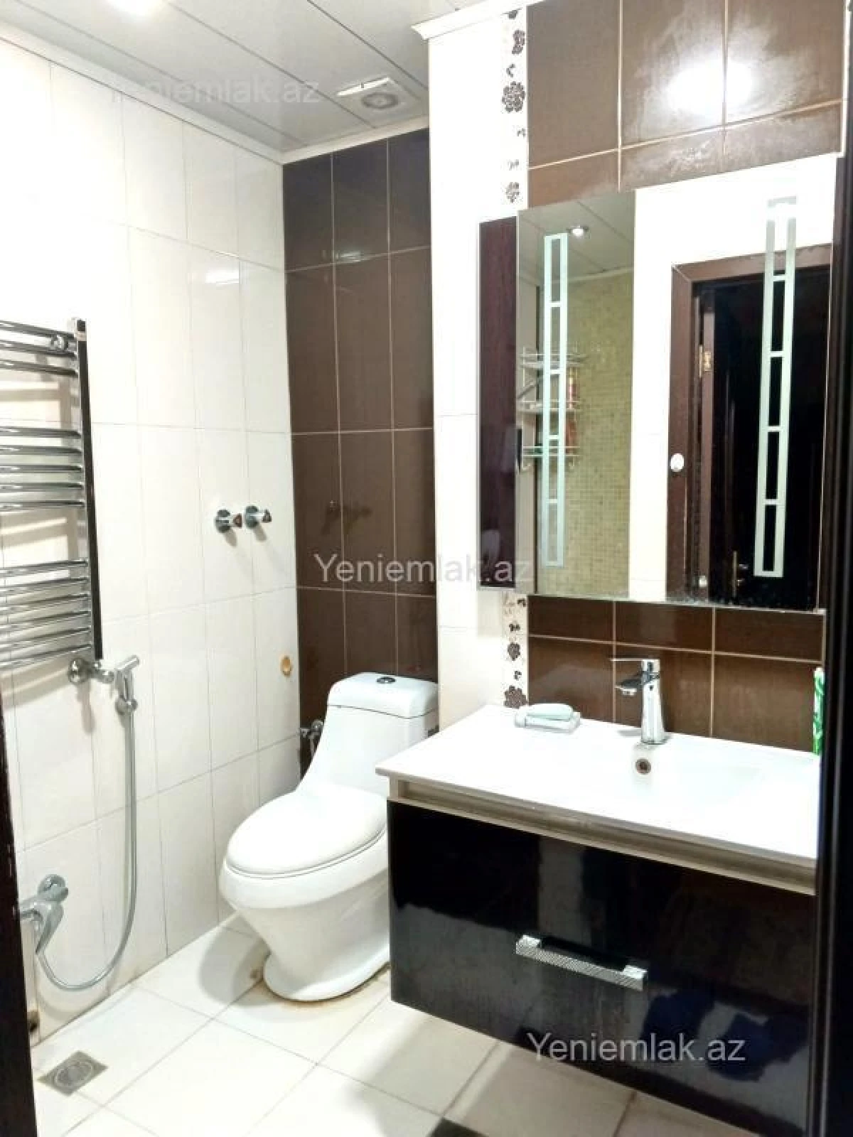 Satılır 3 otaqlı yeni tikili 100 m²