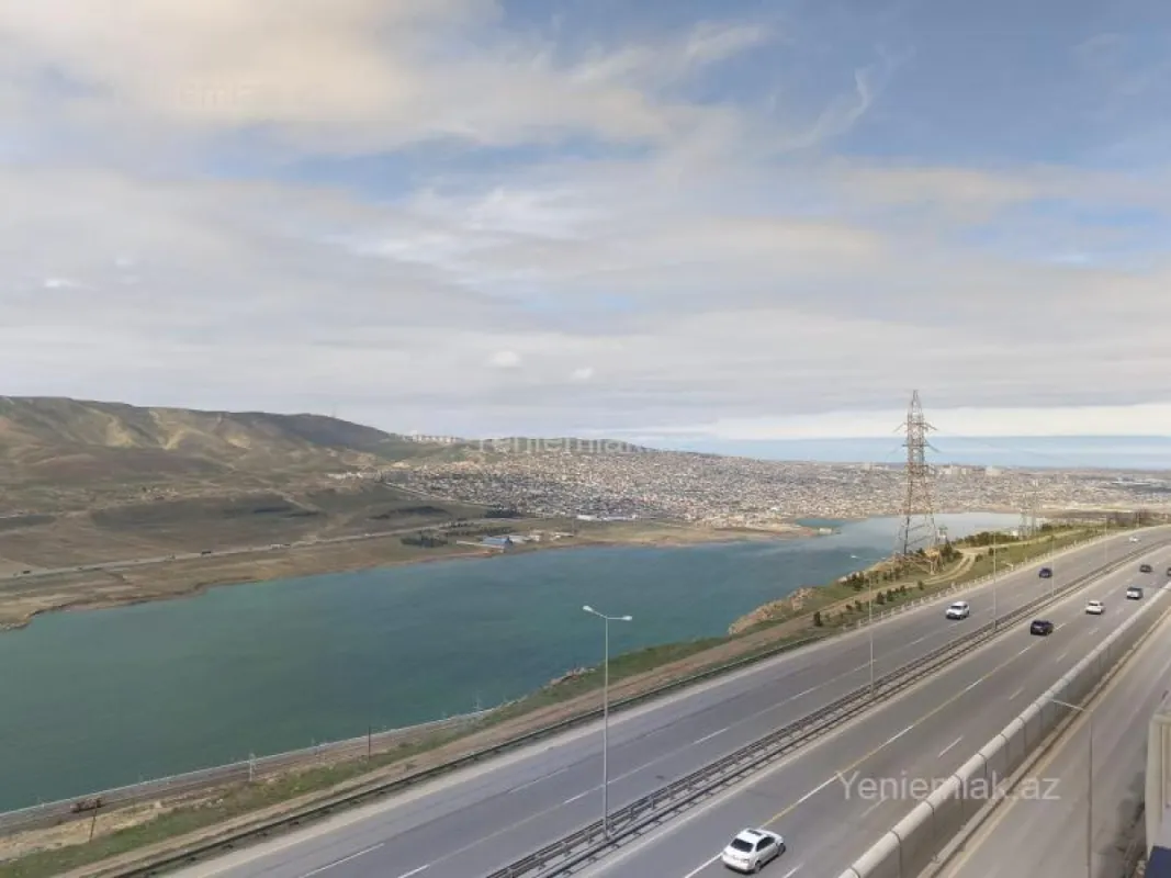 Satılır 3 otaqlı yeni tikili 100 m²