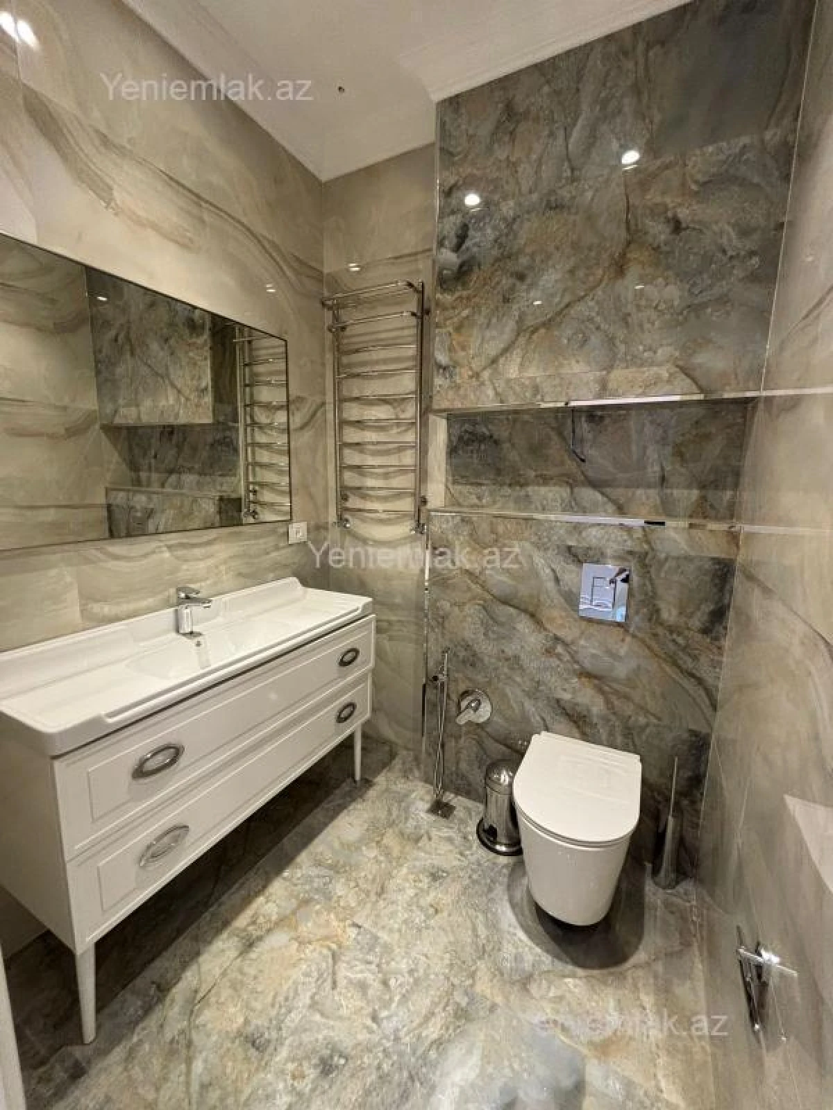 Satılır 4 otaqlı yeni tikili 242 m²