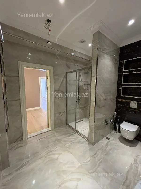 Satılır 4 otaqlı yeni tikili 242 m²