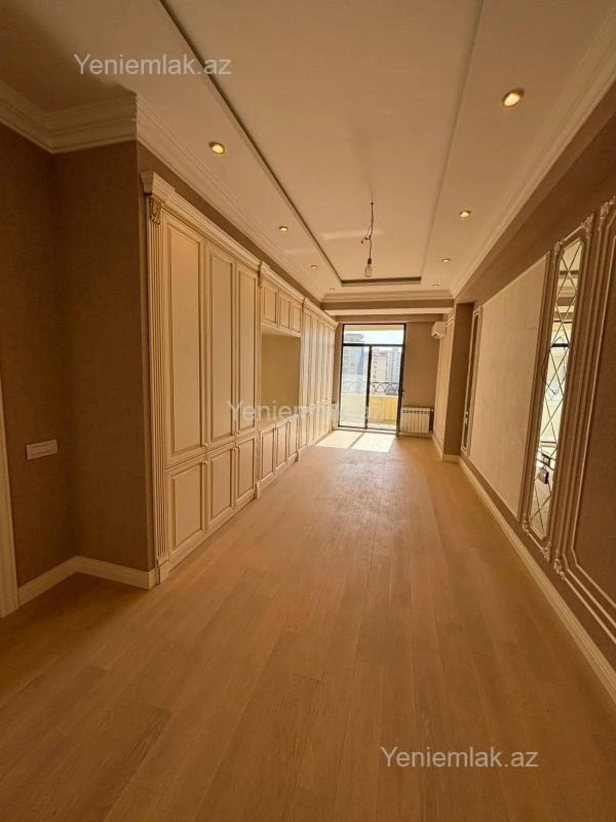 Satılır 4 otaqlı yeni tikili 242 m²