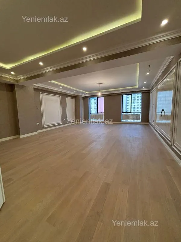Satılır 4 otaqlı yeni tikili 242 m²