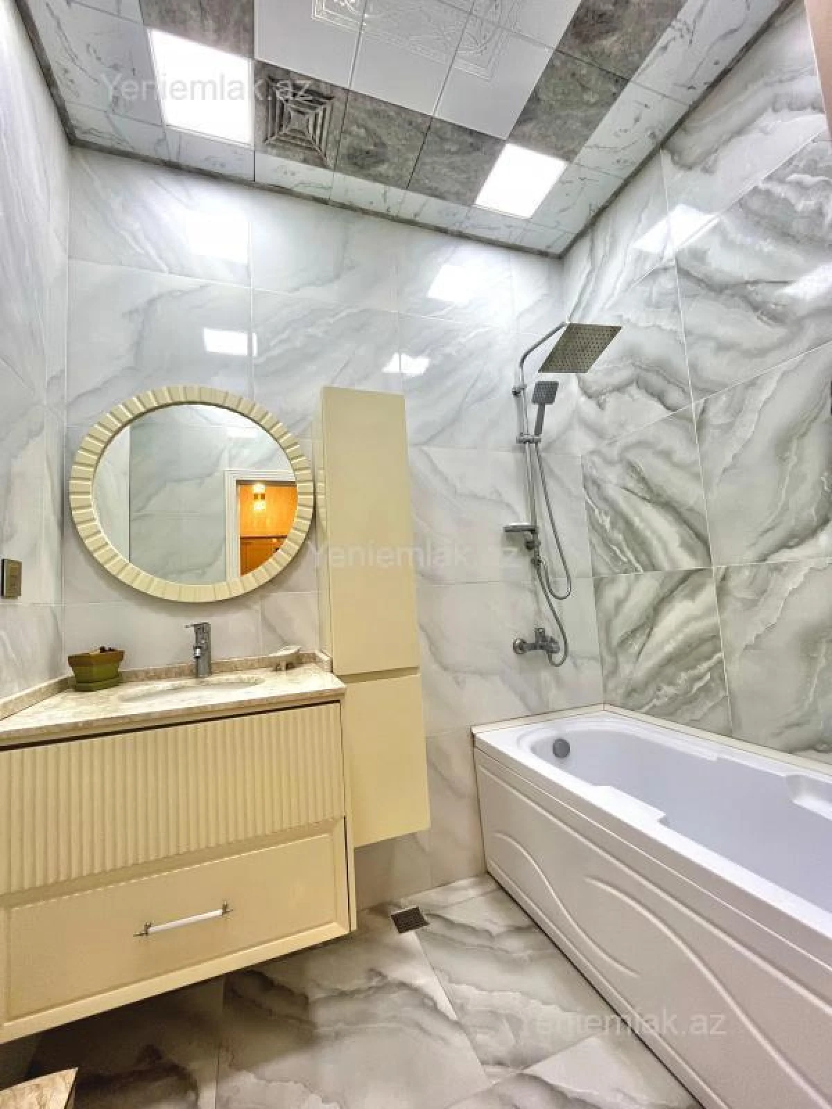 Satılır 2 otaqlı yeni tikili 81 m²