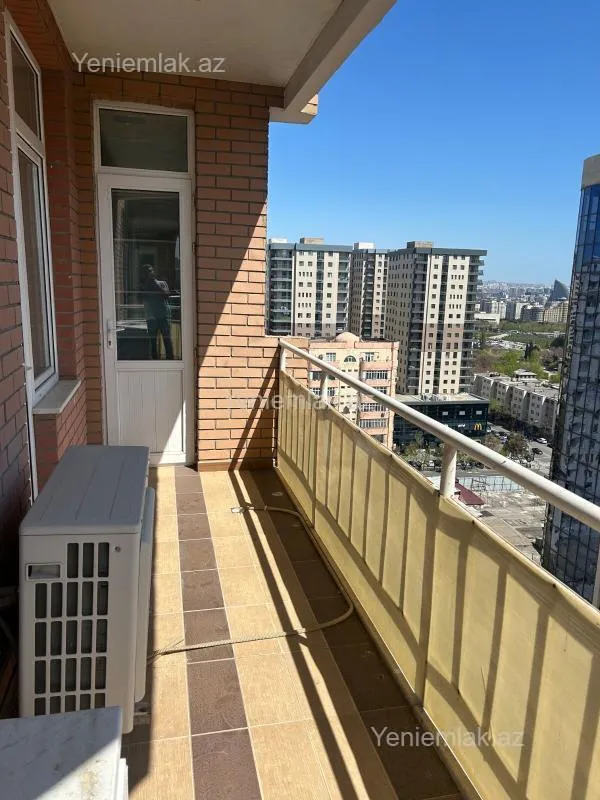 Satılır 3 otaqlı yeni tikili 145 m²