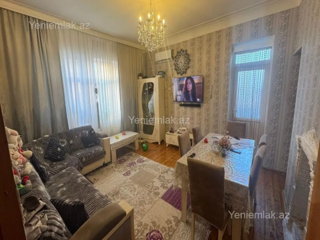 Satılır 3 otaqlı köhnə tikili 80 m²