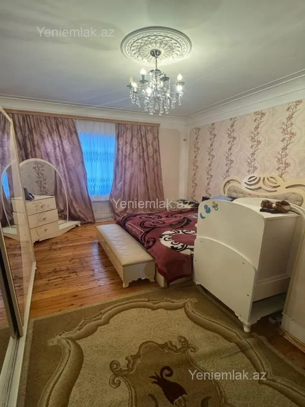 Satılır 3 otaqlı köhnə tikili 80 m²