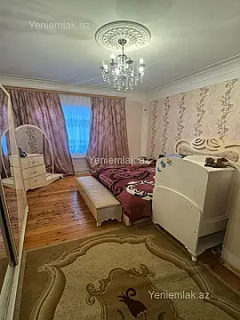 Satılır 3 otaqlı köhnə tikili 80 m²
