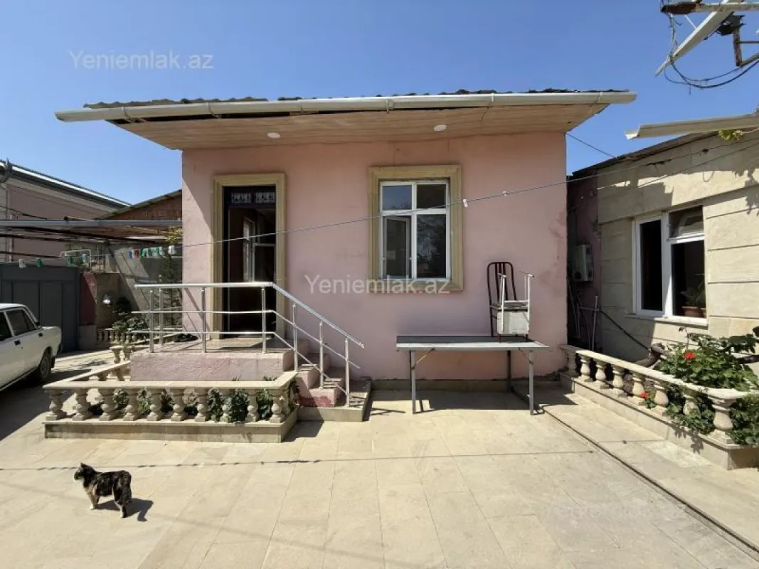 Satılır 6 otaqlı həyət evi 200 m²