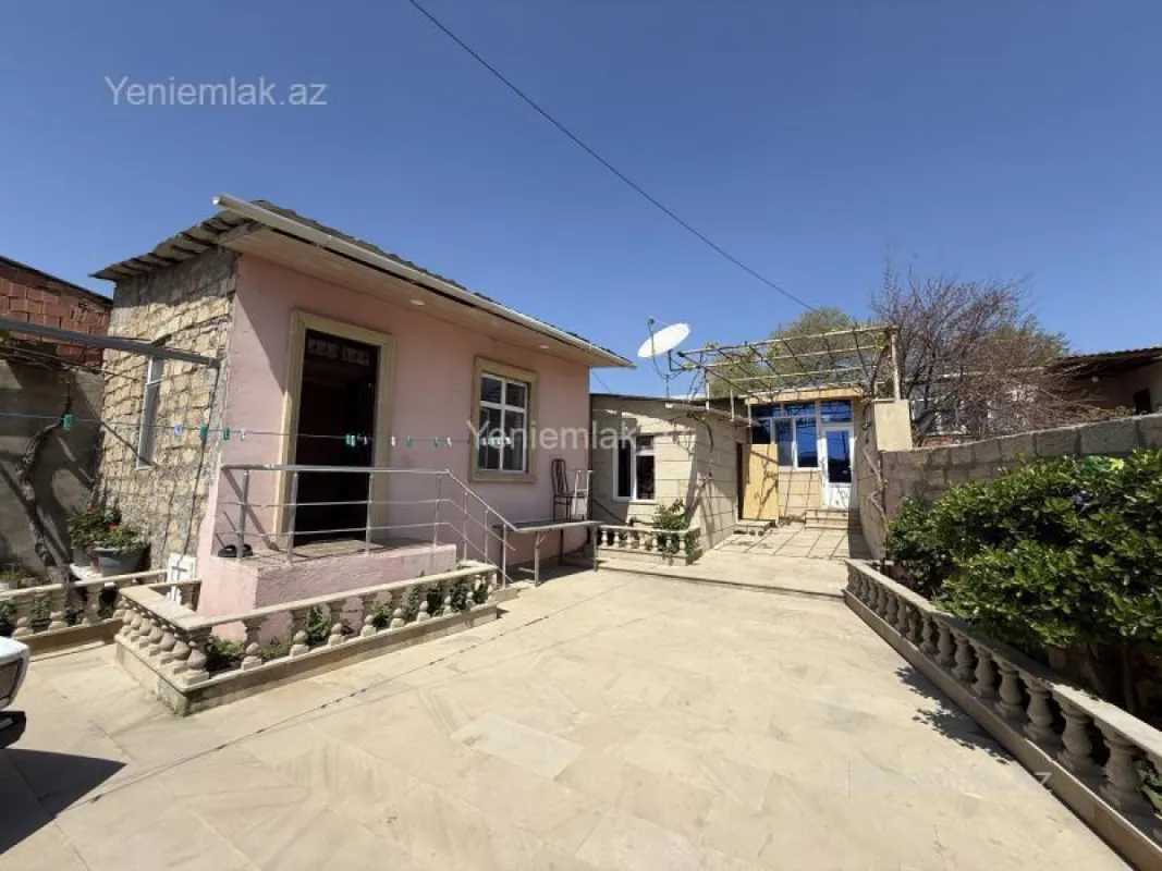 Satılır 6 otaqlı həyət evi 200 m²