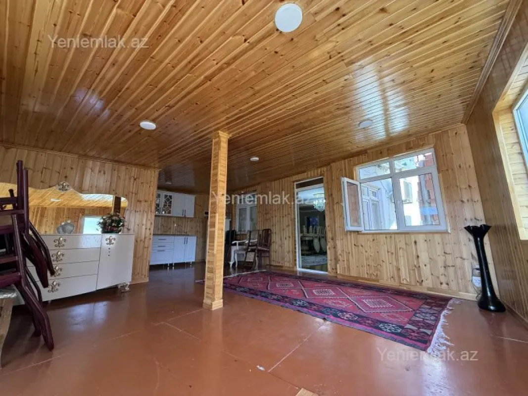 Satılır 6 otaqlı həyət evi 200 m²