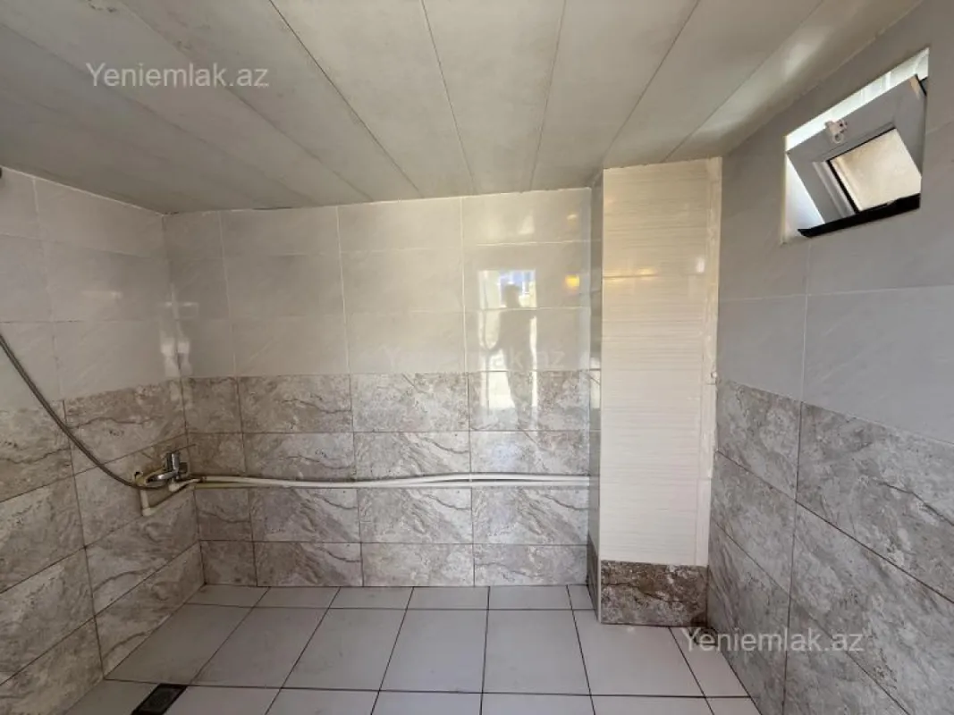 Satılır 6 otaqlı həyət evi 200 m²