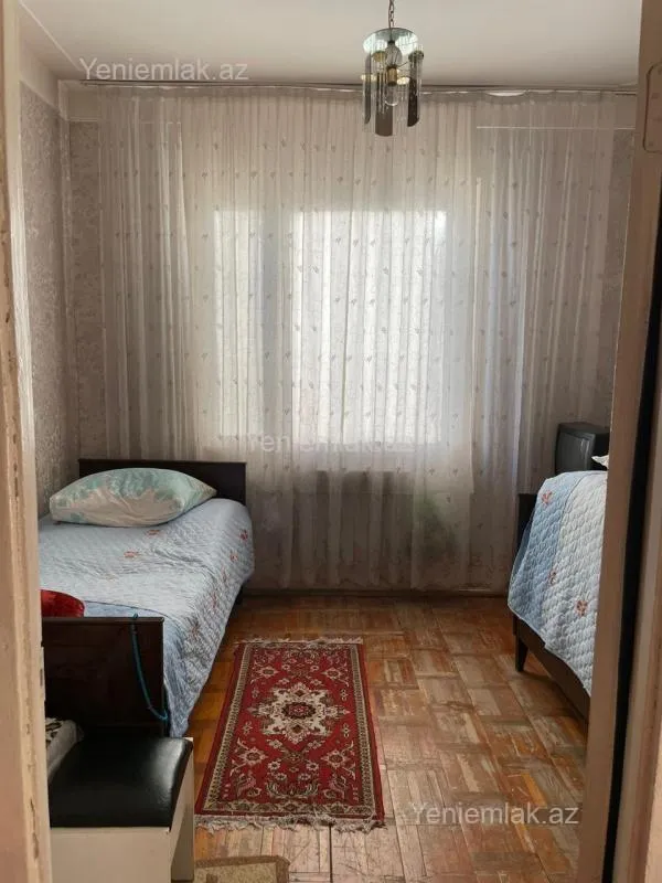 Satılır 4 otaqlı köhnə tikili 93 m²