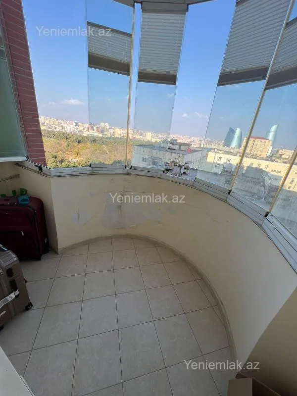 Satılır 3 otaqlı yeni tikili 150 m²