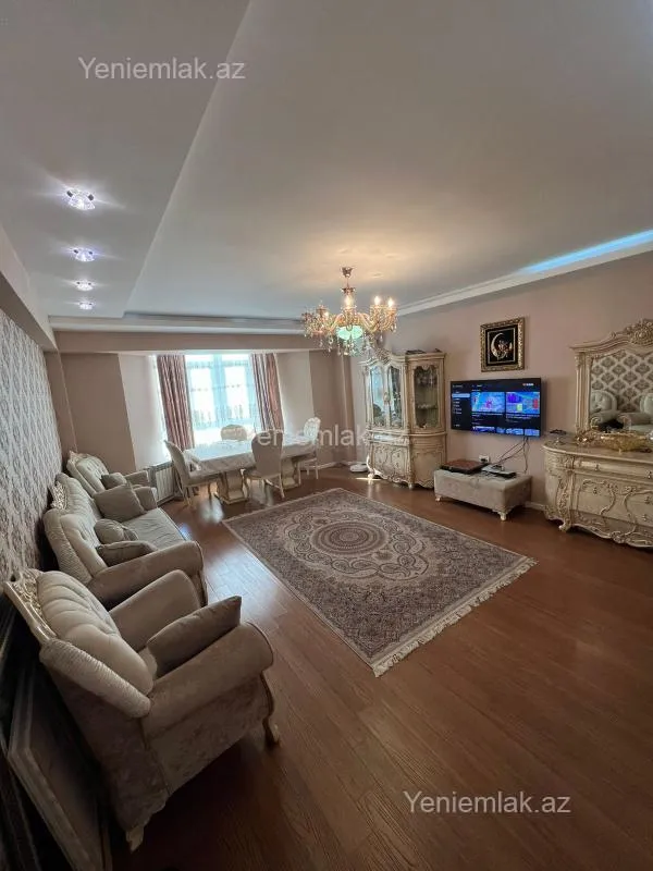 Satılır 3 otaqlı yeni tikili 150 m²