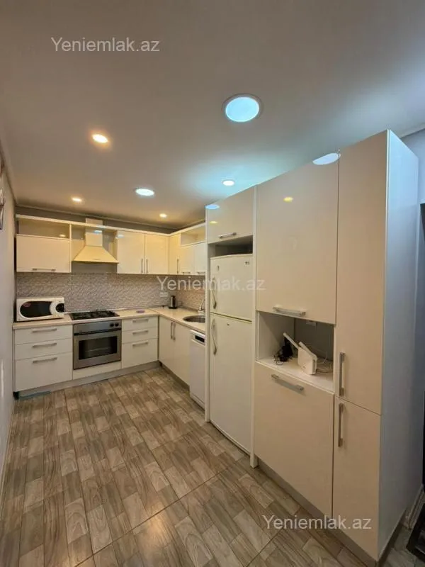 Satılır 3 otaqlı köhnə tikili 85 m²