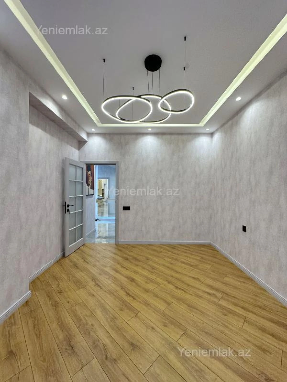 Satılır 2 otaqlı yeni tikili 82 m²