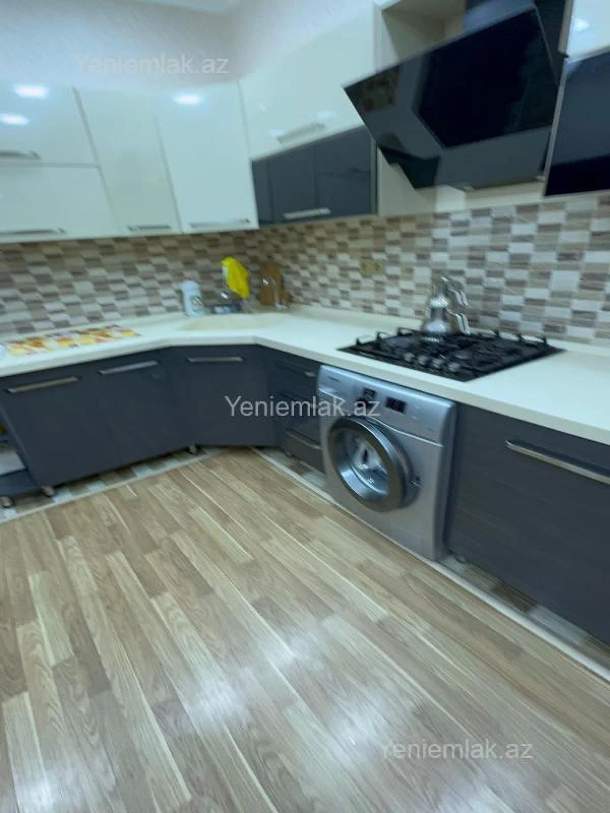 Satılır 3 otaqlı yeni tikili 80 m²