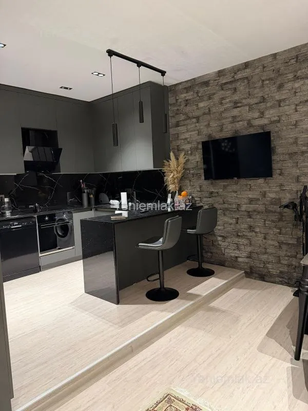 Satılır 3 otaqlı yeni tikili 100 m²