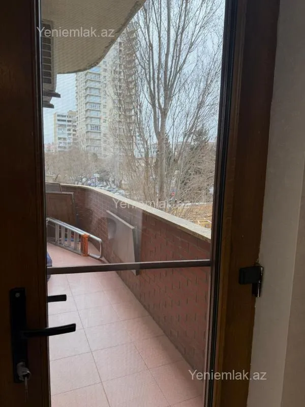 Satılır 3 otaqlı yeni tikili 100 m²