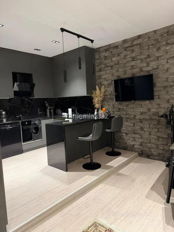 Satılır 3 otaqlı yeni tikili 100 m²