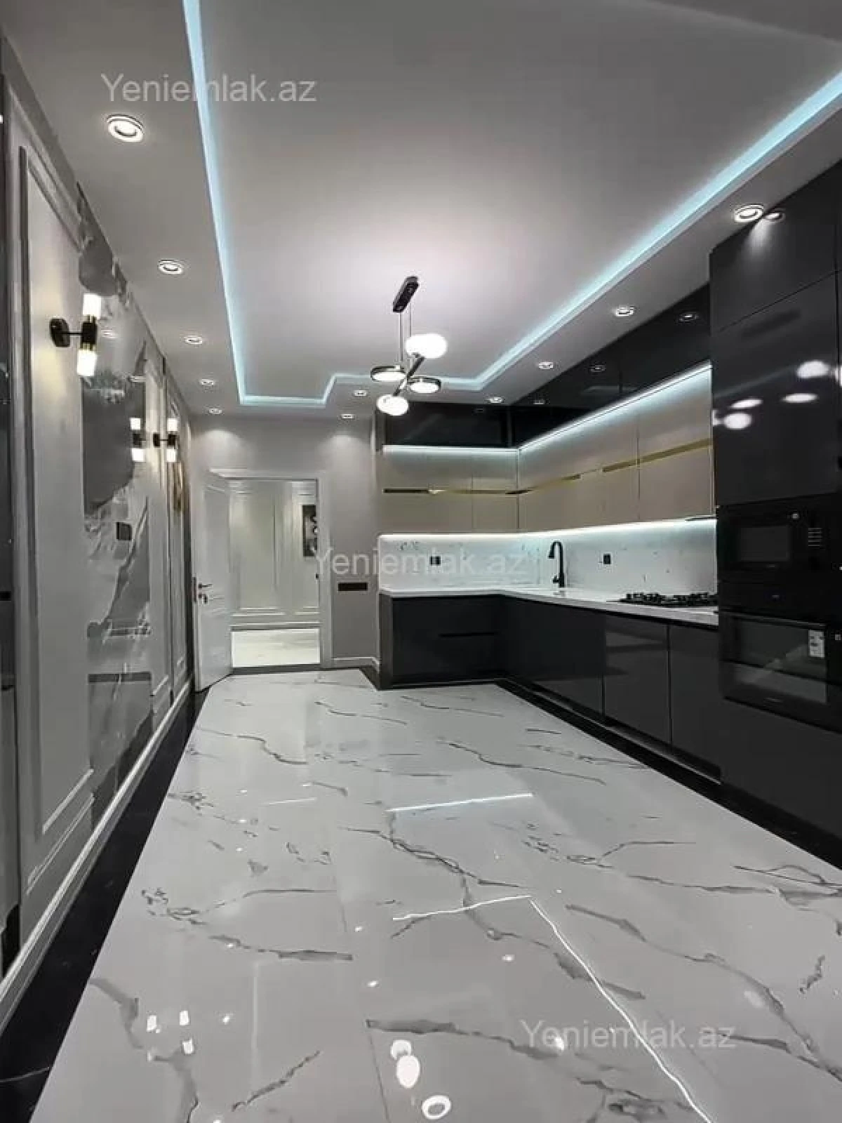 Satılır 3 otaqlı yeni tikili 138 m²