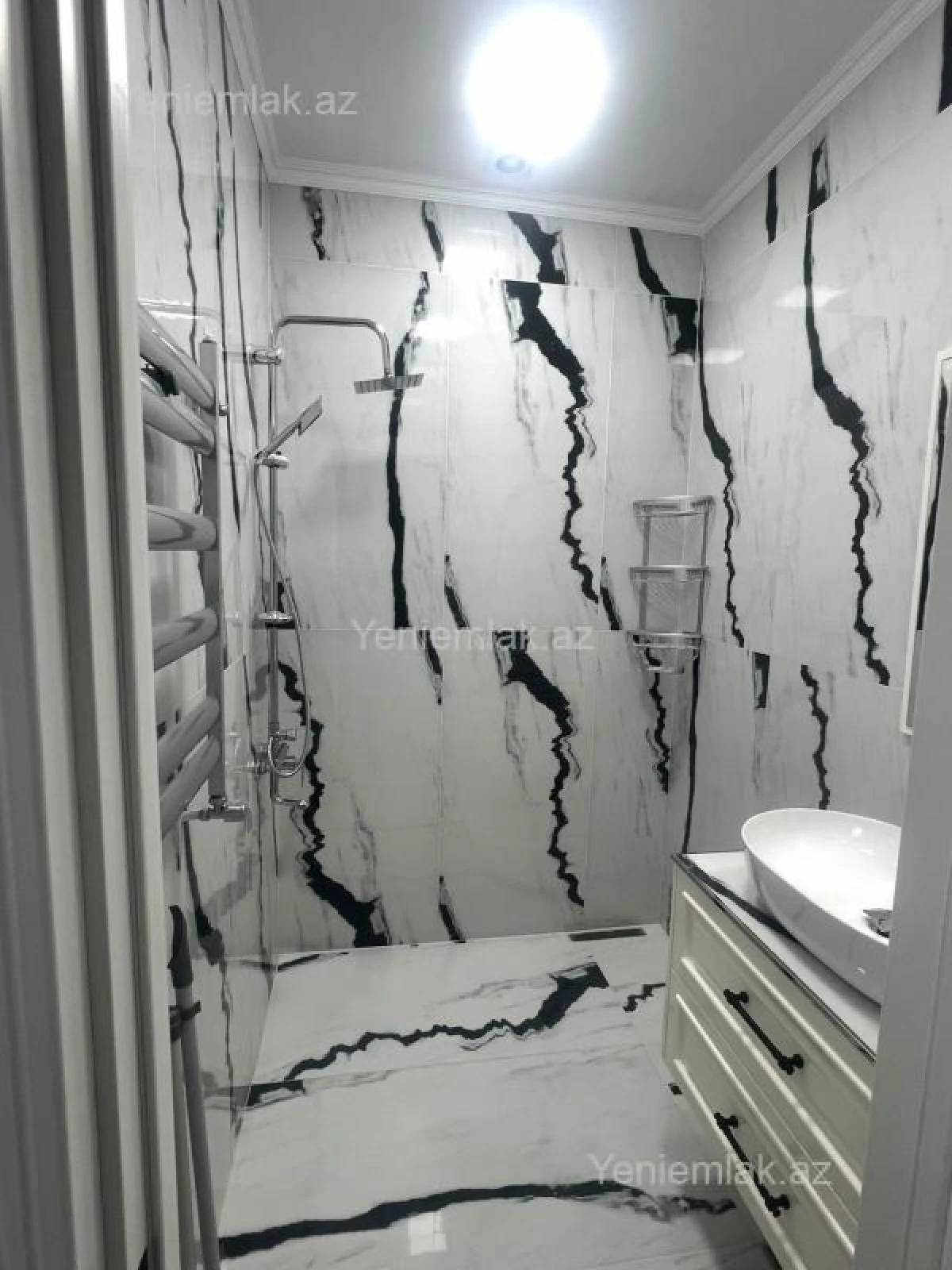 Satılır 3 otaqlı yeni tikili 127 m²